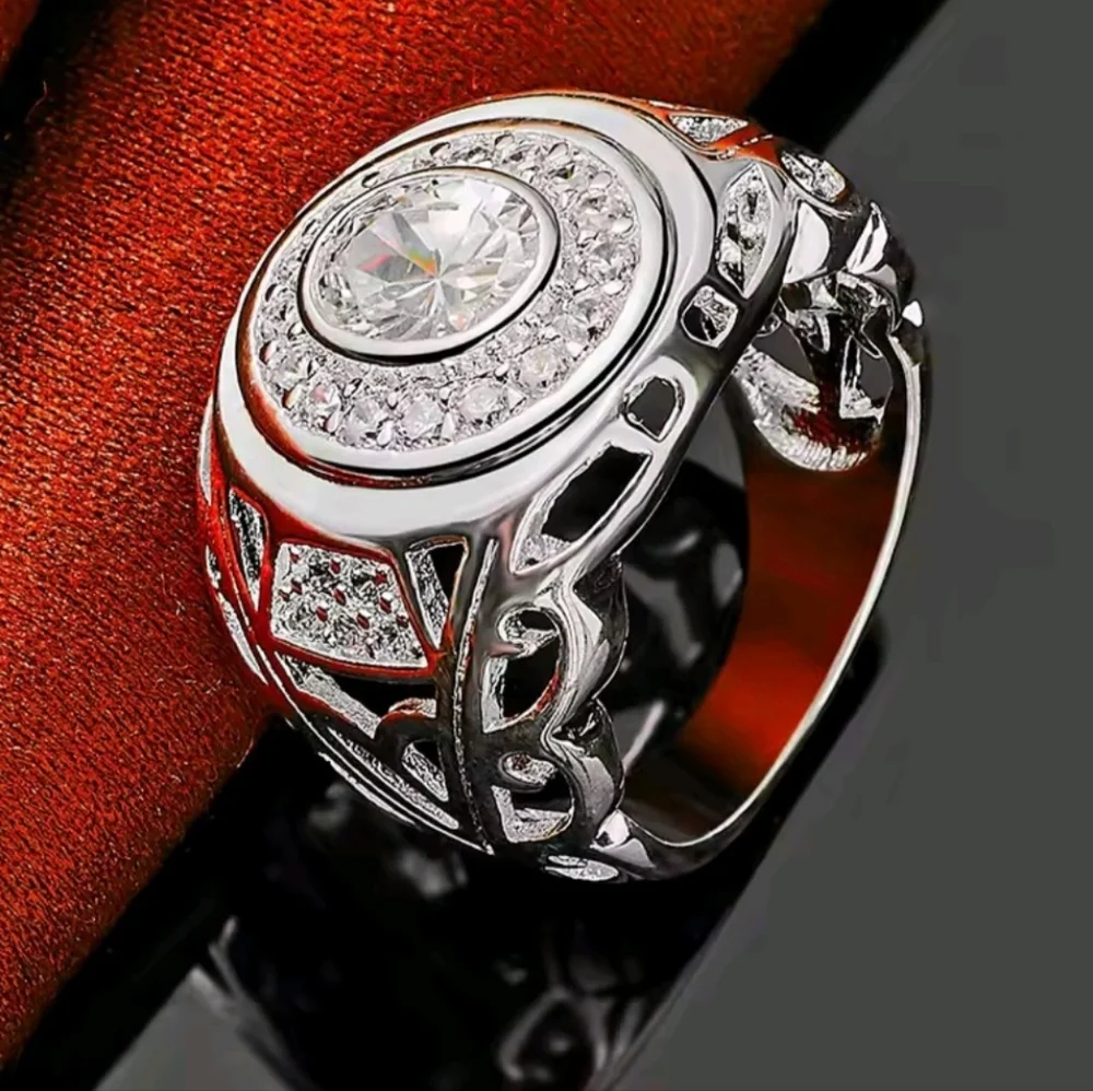 Sophisticated Men's 925 Silver Ring with Oval Centerpiece Sz 10